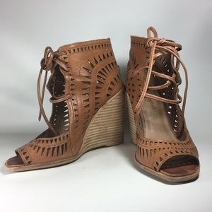 Jeffret Campbell Rodillo Wedge